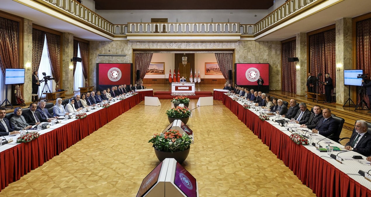komisyona-bu-hafta-kimler-katilacak-isimler-belli-oldu-3l3cGdZP.jpg